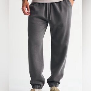 Abercrombie &Fitch women’s washed black fleece lined jogger size small